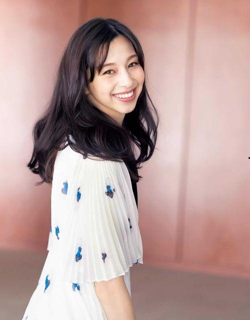 女明星网红背影图片真实,探寻女明星的时尚魅力