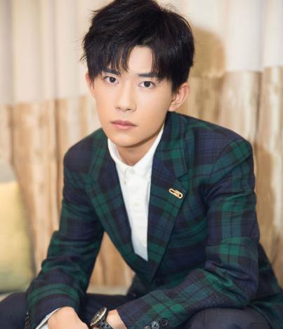 韩国帅哥明星网红有哪些,颜值与人气并存的美男子军团