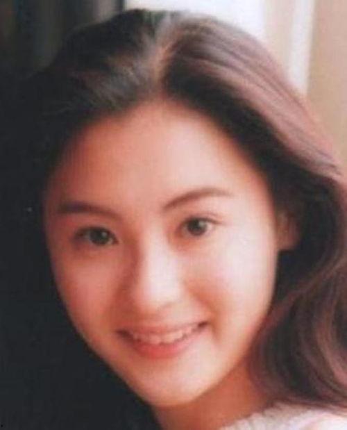 婴儿肥的女明星网红,女明星网红的甜美魅力解析”