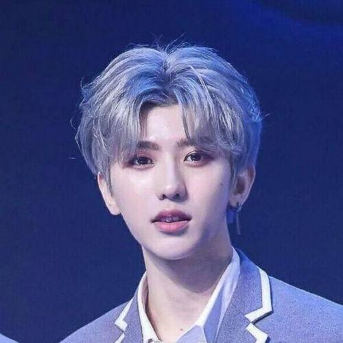 明星网红蔡徐坤图片