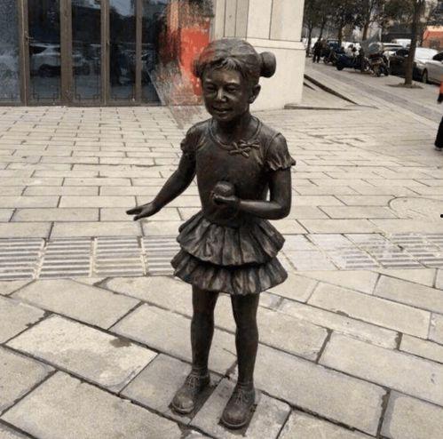 明星网红雕塑是谁的,揭秘网红雕塑背后的明星之谜