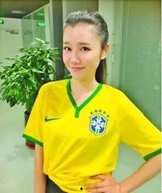 头像足球美女明星网红,网红明星的足球魅力展现”