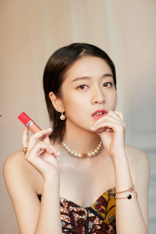 迪奥女明星网红是谁呀